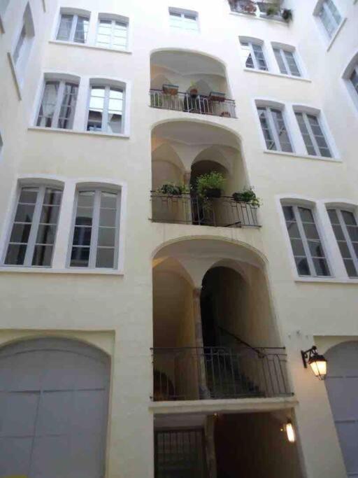 Chez Alam A Hotel De Ville Lyon Exterior photo